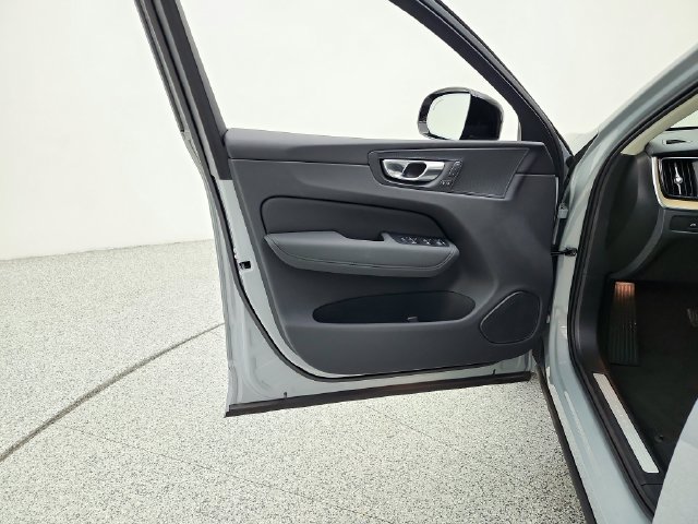 New 2026 Volvo XC60 T8 Plus w/ Protection Package Premier AWD/4WD image 27