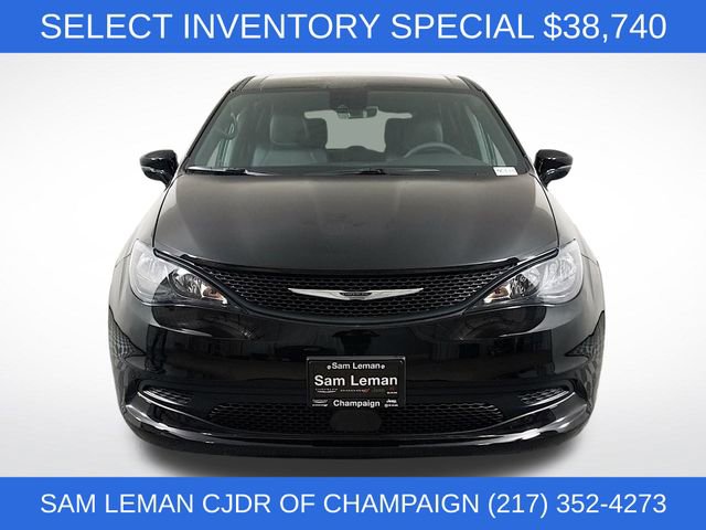 New 2026 Chrysler Voyager LX FWD image 2