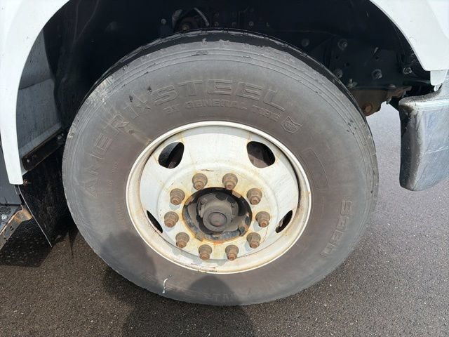 Used 2022 Ford F750 2WD Regular Cab Super Duty image 4