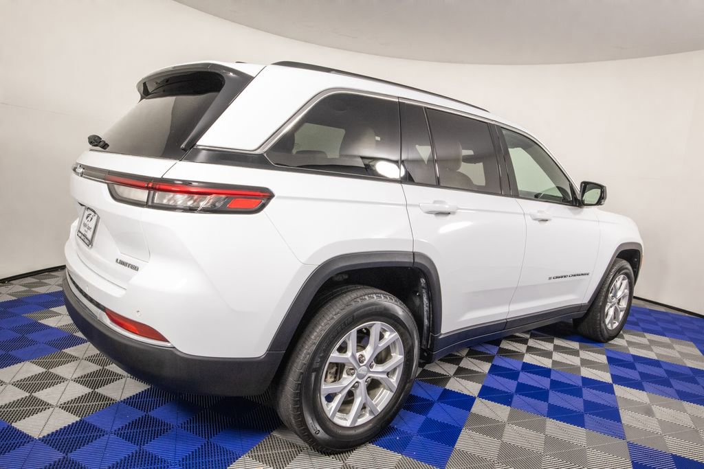 Used 2023 Jeep Grand Cherokee Limited RWD image 5