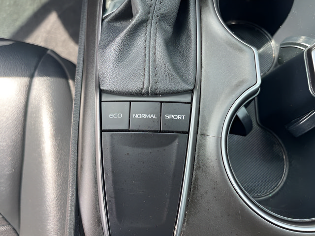 Used 2024 Toyota Camry SE FWD image 29