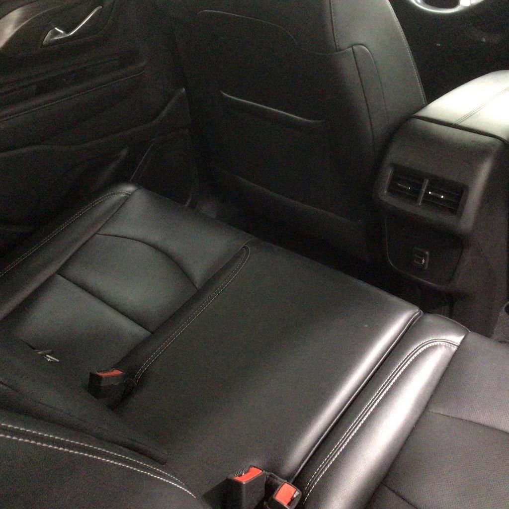 Used 2024 GMC Terrain SLT image 32