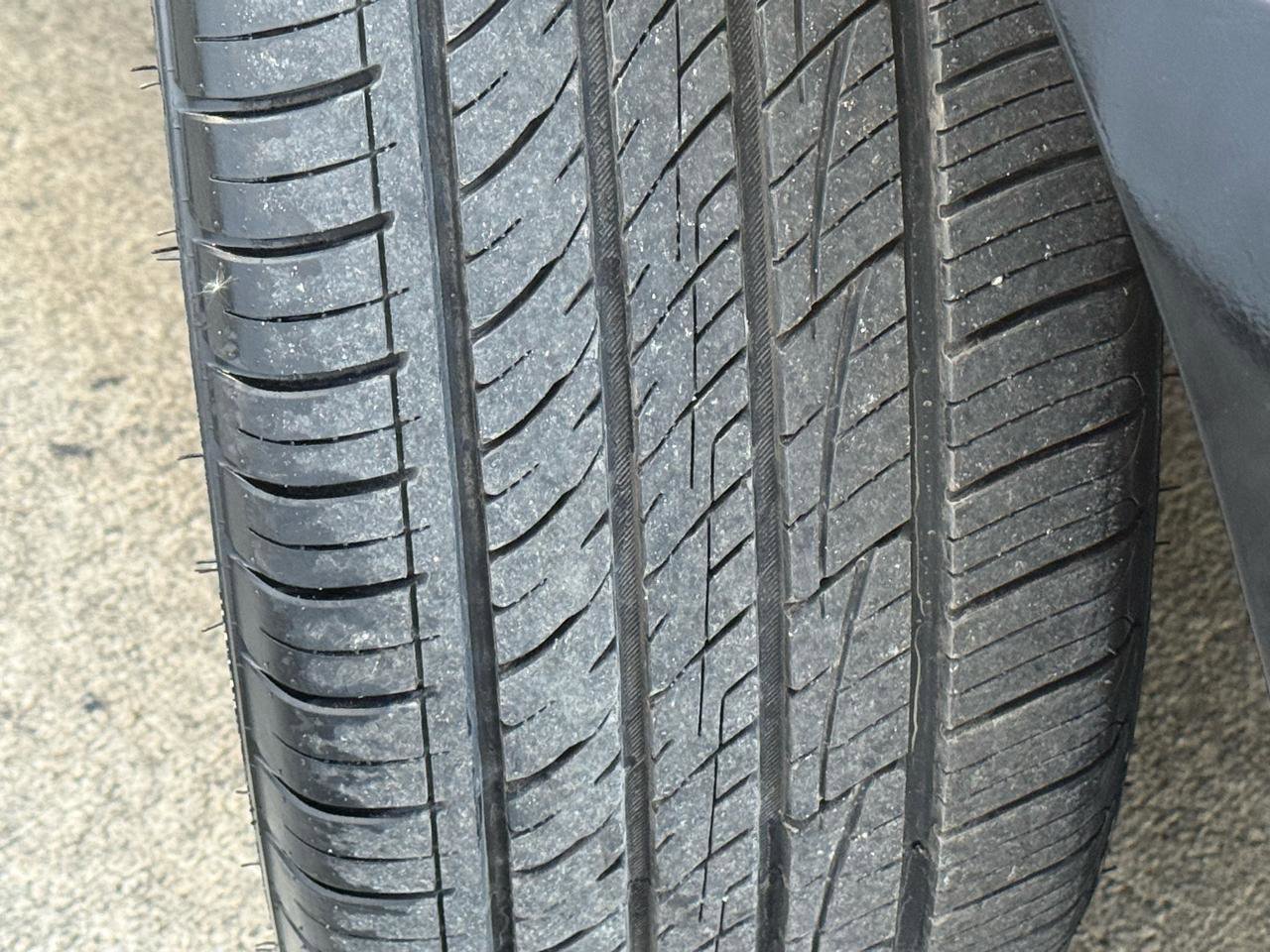 Used 2021 Toyota Prius XLE image 38