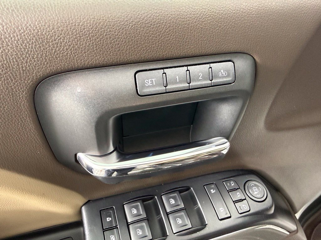 Used 2017 Chevrolet Silverado 1500 LTZ Z71 w/ LTZ Plus Package AWD/4WD image 12