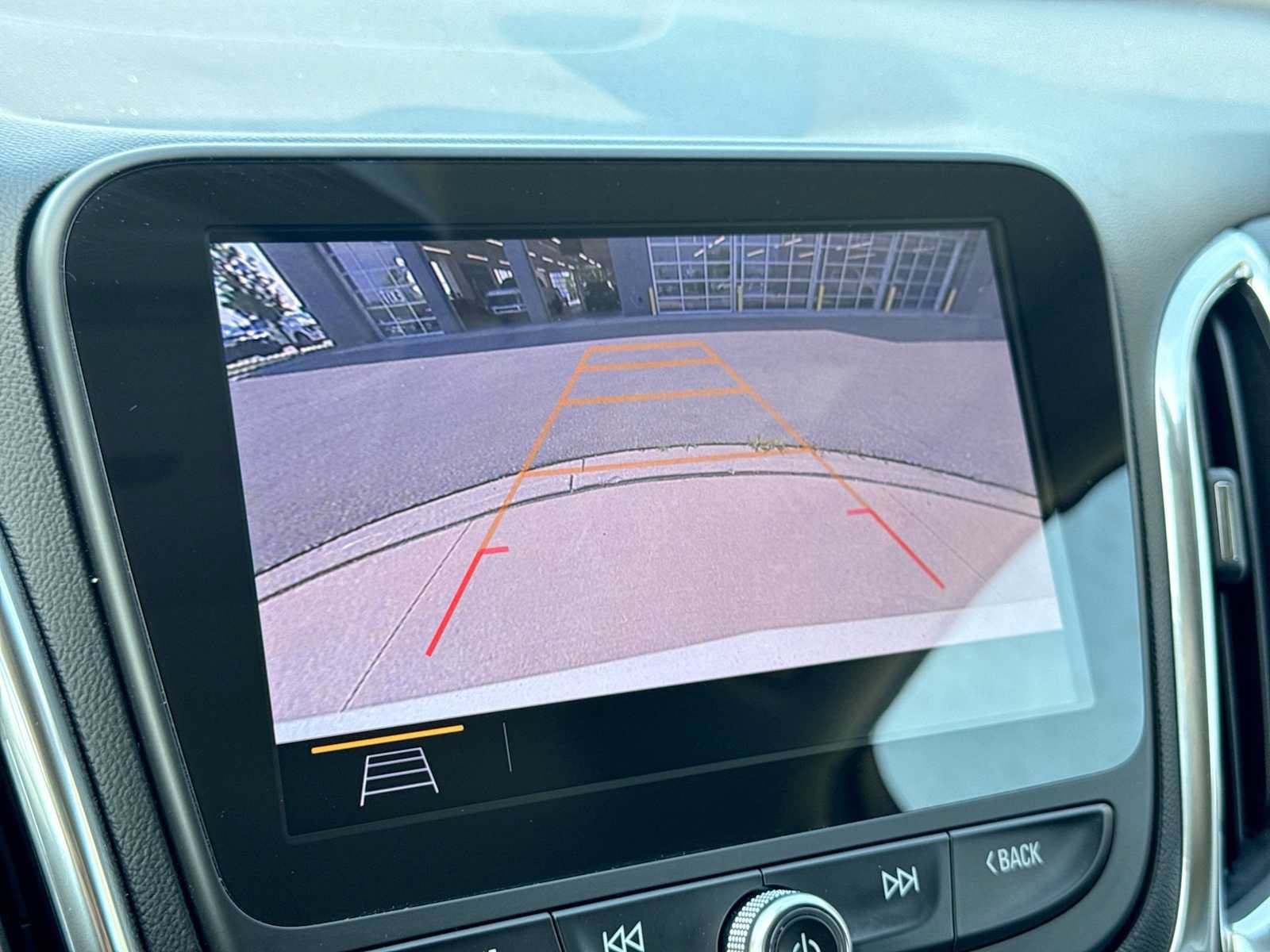 Used 2020 Chevrolet Equinox Premier w/ Premier Redline Edition FWD image 28
