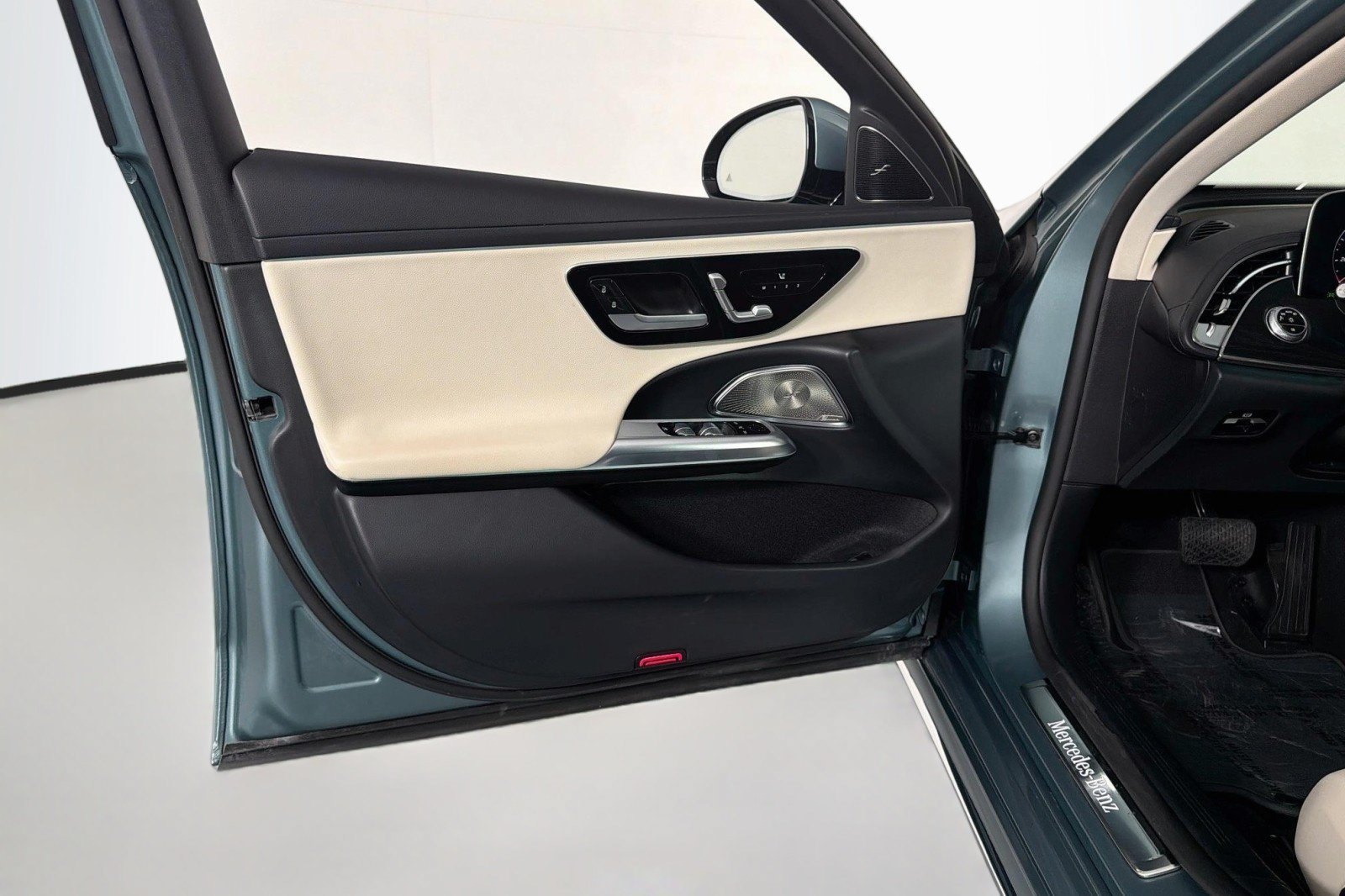 Certified 2024 Mercedes-Benz E 350 4MATIC Sedan image 22