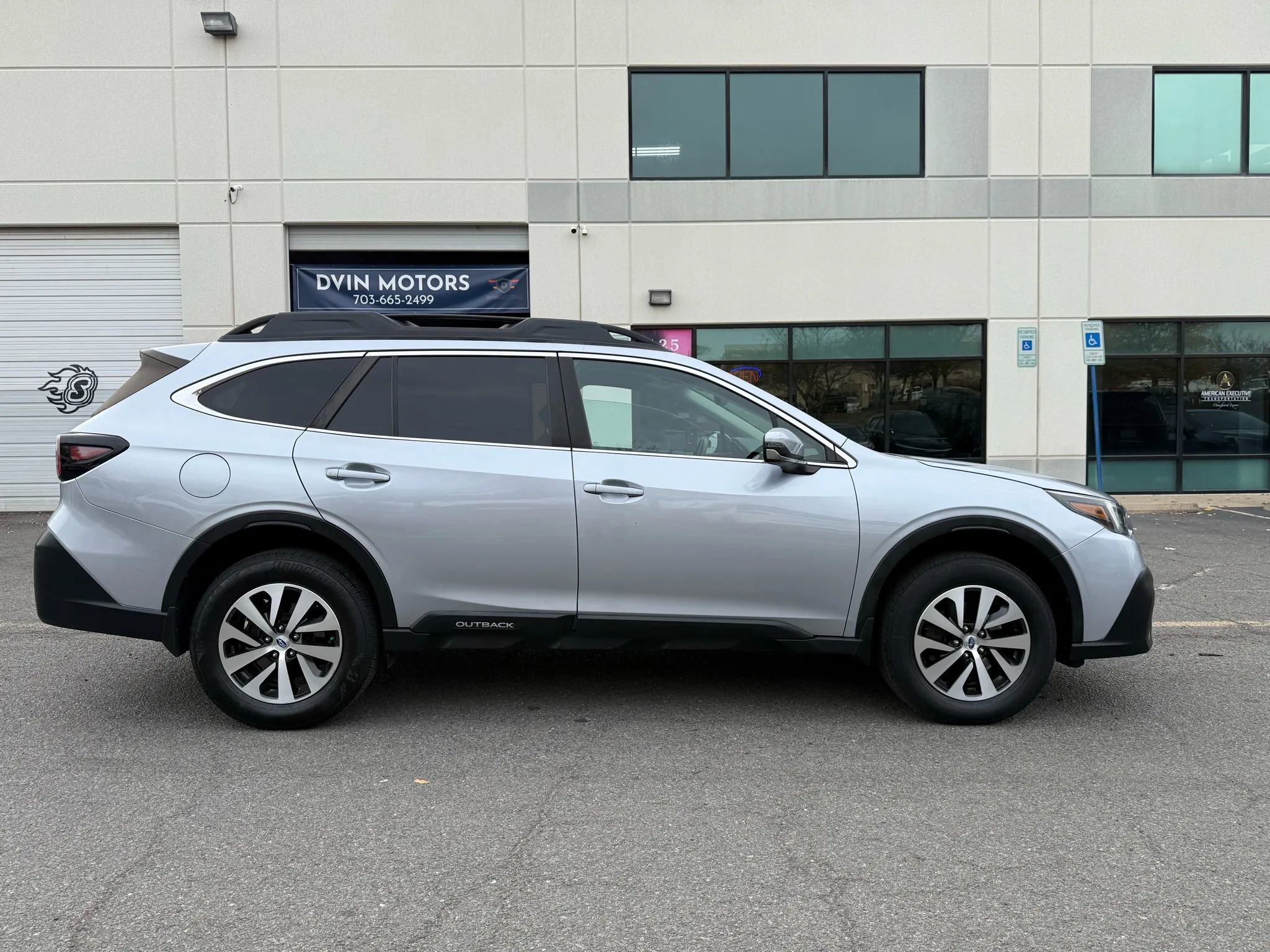 Used 2020 Subaru Outback Premium image 3