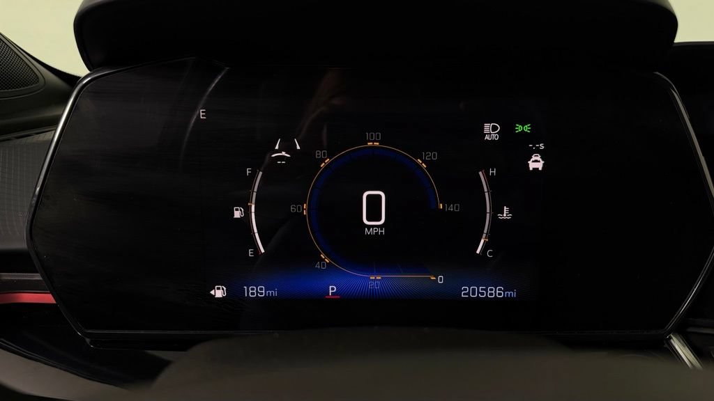 Used 2024 Chevrolet Trax RS w/ Sunroof Package FWD image 17