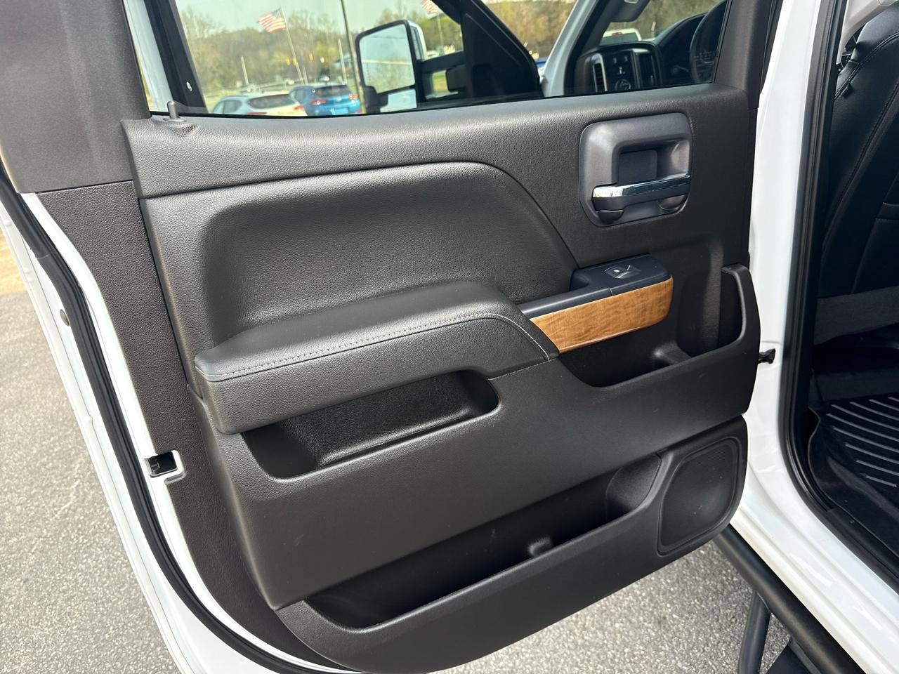 Used 2019 Chevrolet Silverado 2500 LTZ w/ Duramax Plus Package AWD/4WD image 17