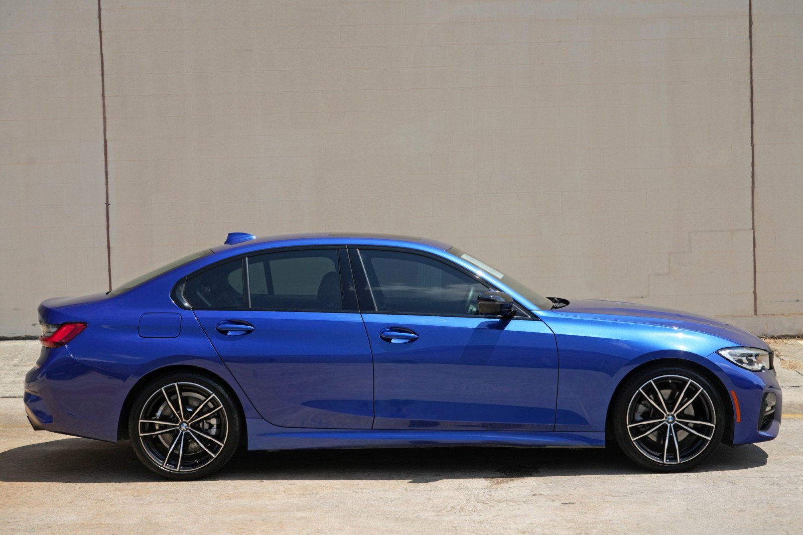 Used 2021 BMW 330i Sedan w/ M Sport Package RWD image 54
