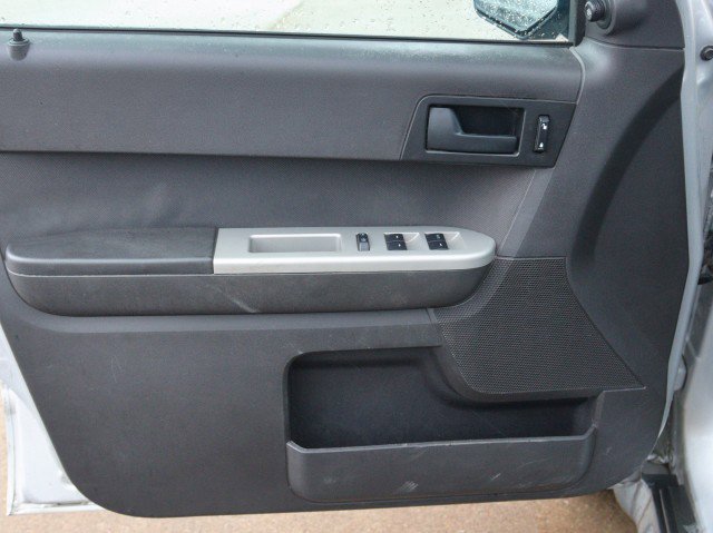 Used 2011 Ford Escape XLT AWD/4WD image 12