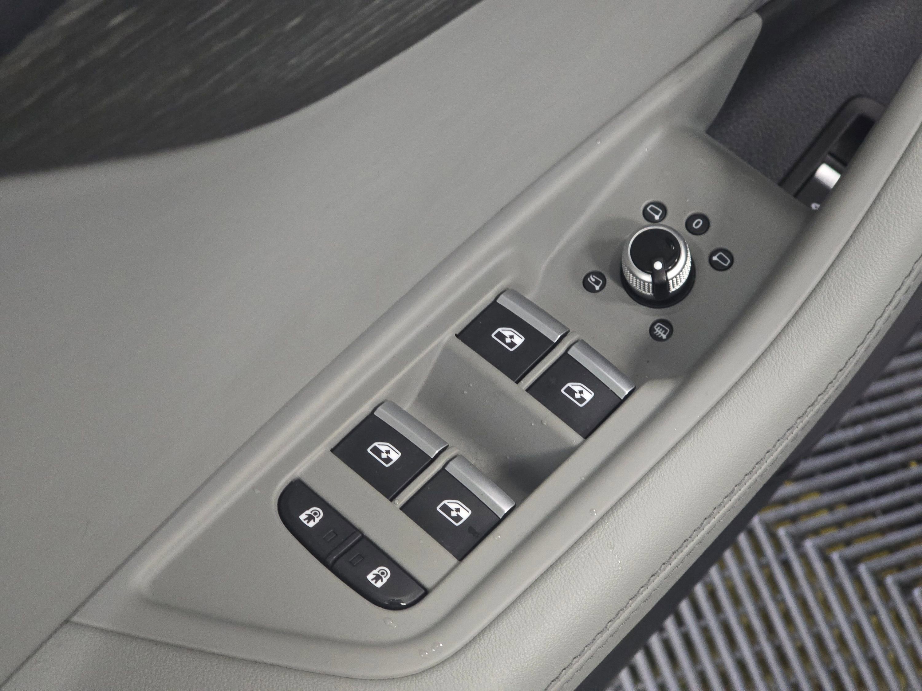 Used 2022 Audi A4 2.0T Premium Plus w/ Premium Plus Package image 37