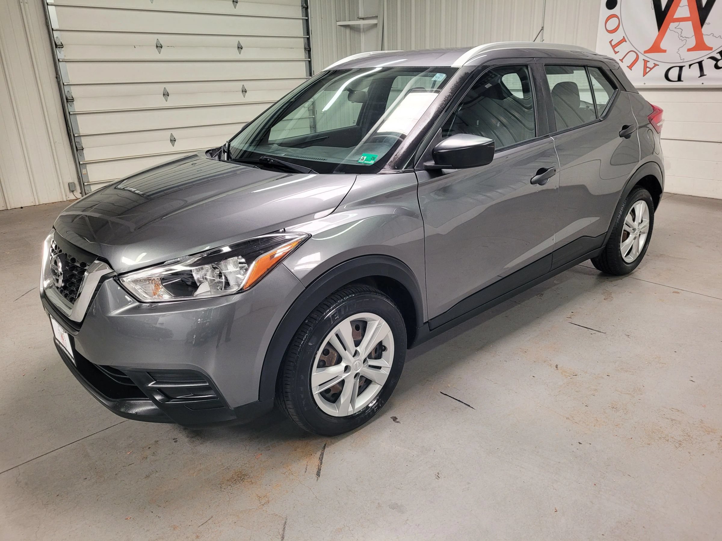 Used 2019 Nissan Kicks S FWD image 2