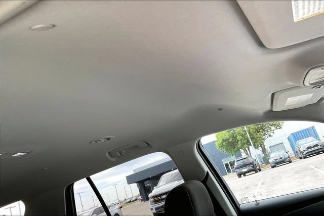 Used 2021 Chevrolet Traverse LS FWD image 19