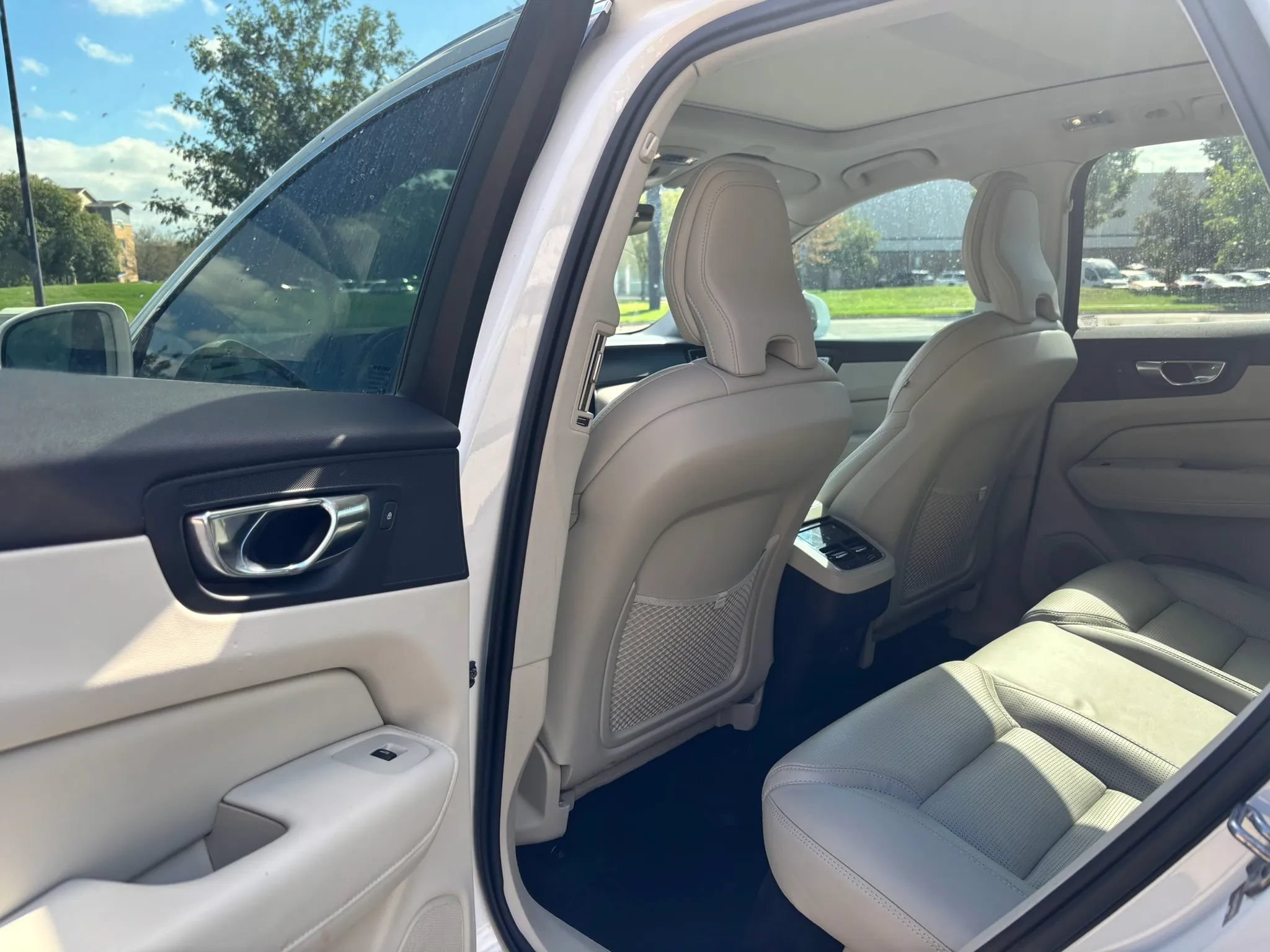 Used 2021 Volvo XC60 T5 Inscription w/ Advanced Package FWD image 27