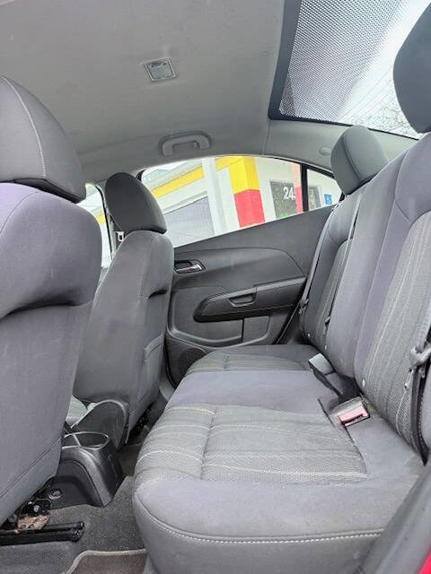 Used 2014 Chevrolet Sonic LT image 11