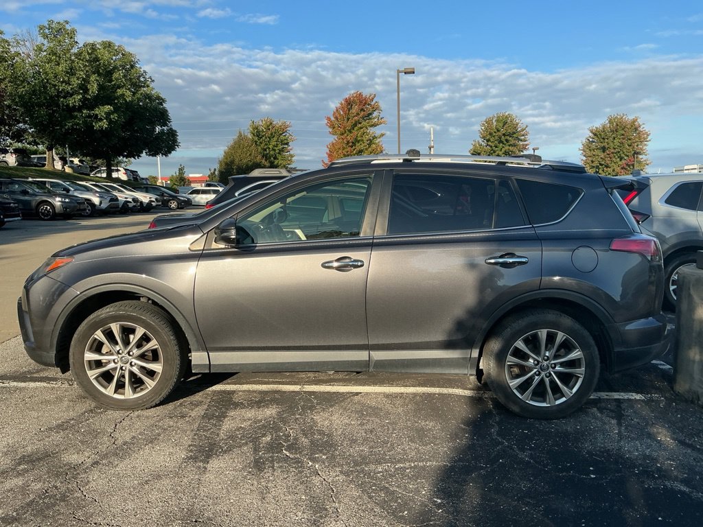 Used 2016 Toyota RAV4 Limited AWD/4WD image 4