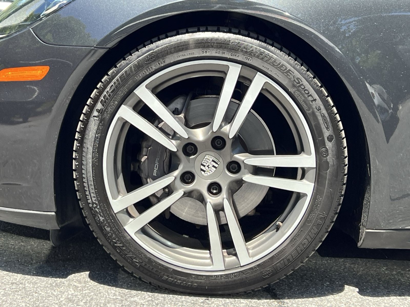 Used 2018 Porsche Panamera RWD image 17