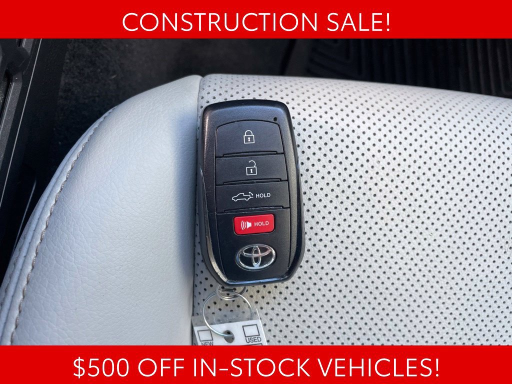 Used 2025 Toyota Tacoma Limited AWD/4WD image 30