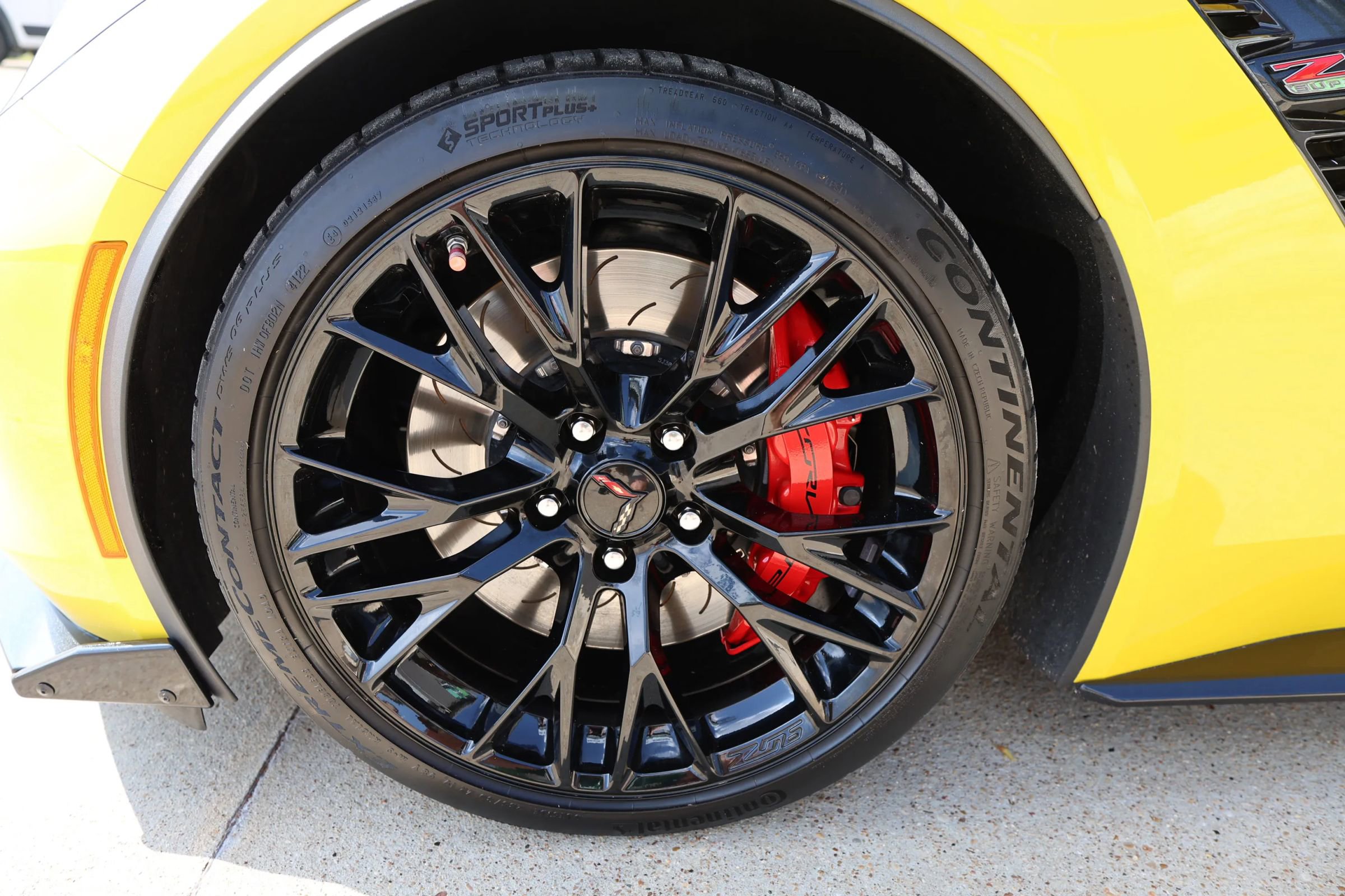 Used 2016 Chevrolet Corvette Z06 w/ 2LZ Preferred Equipment Group image 26