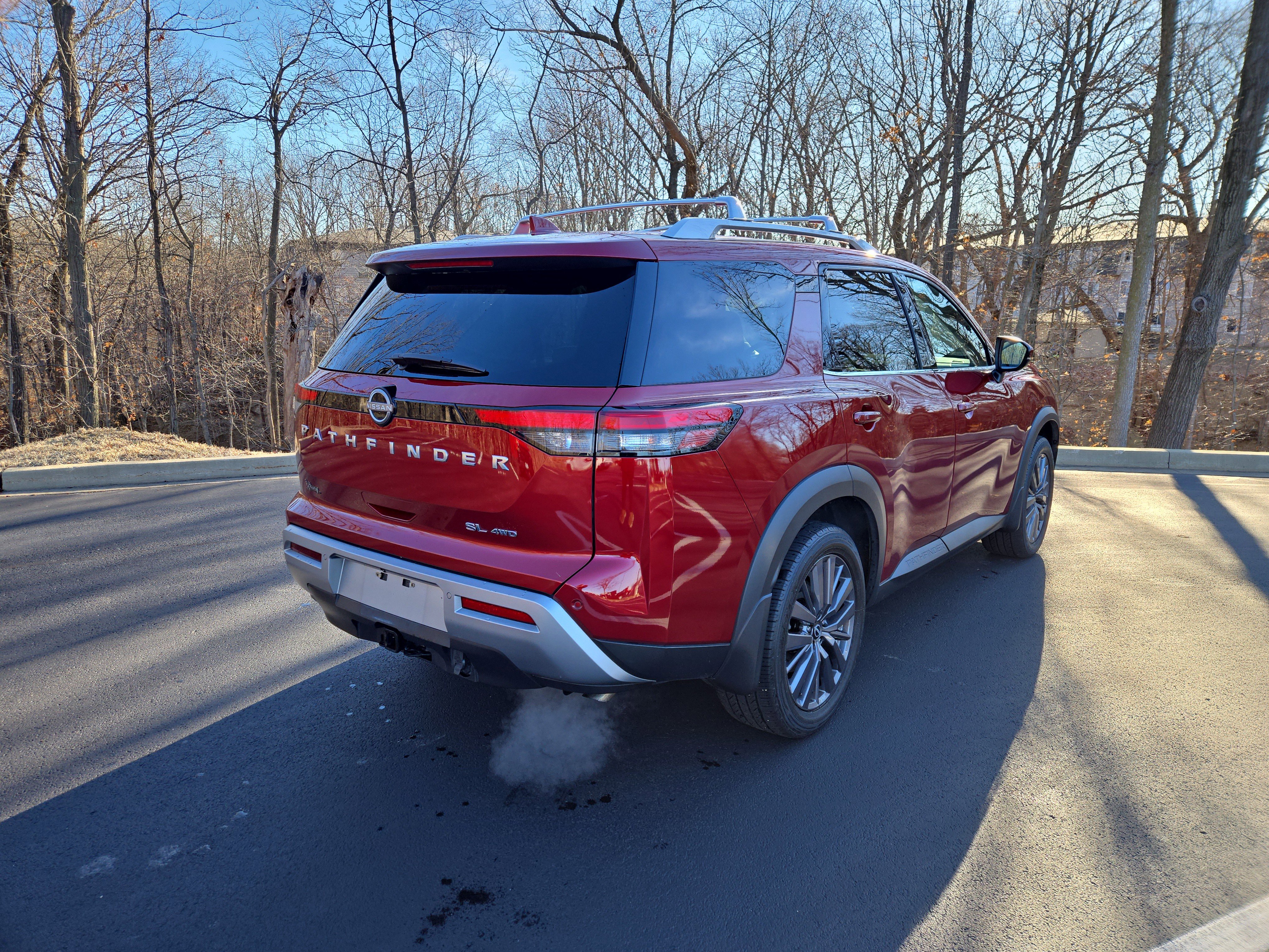 Used 2023 Nissan Pathfinder SL w/ SL Premium Package image 3