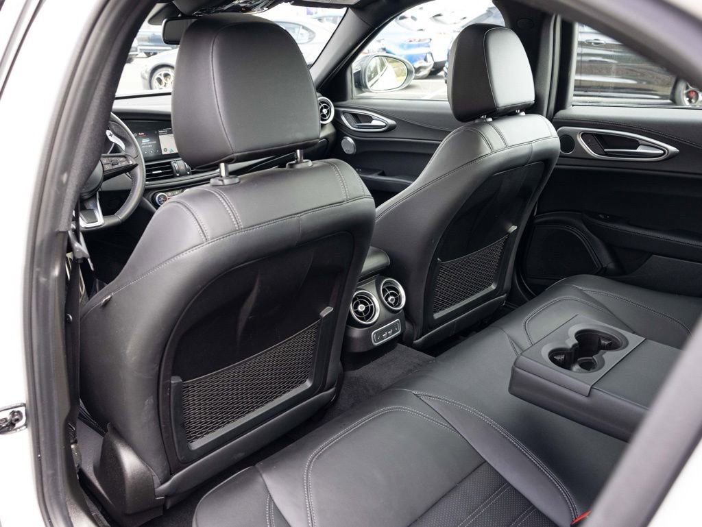 Used 2024 Alfa Romeo Giulia Veloce image 45