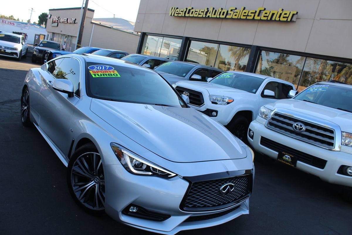 Used 2017 INFINITI Q60 3.0t w/ Premium Plus Package 3.0T RWD image 30