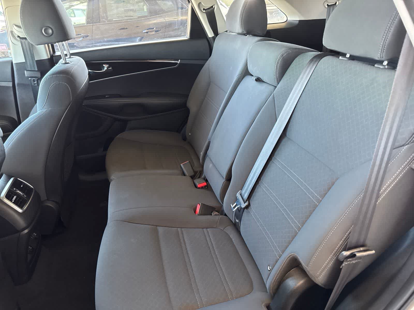 Used 2019 Kia Sorento FWD V6 image 13