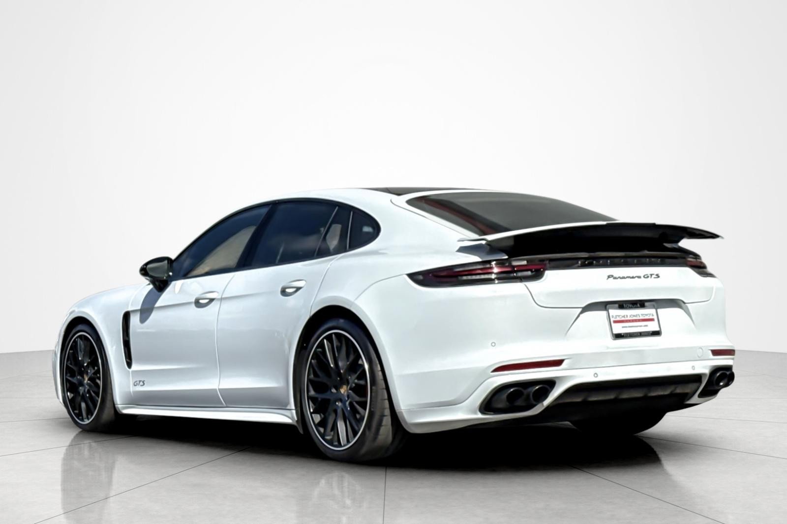 Used 2020 Porsche Panamera GTS image 3