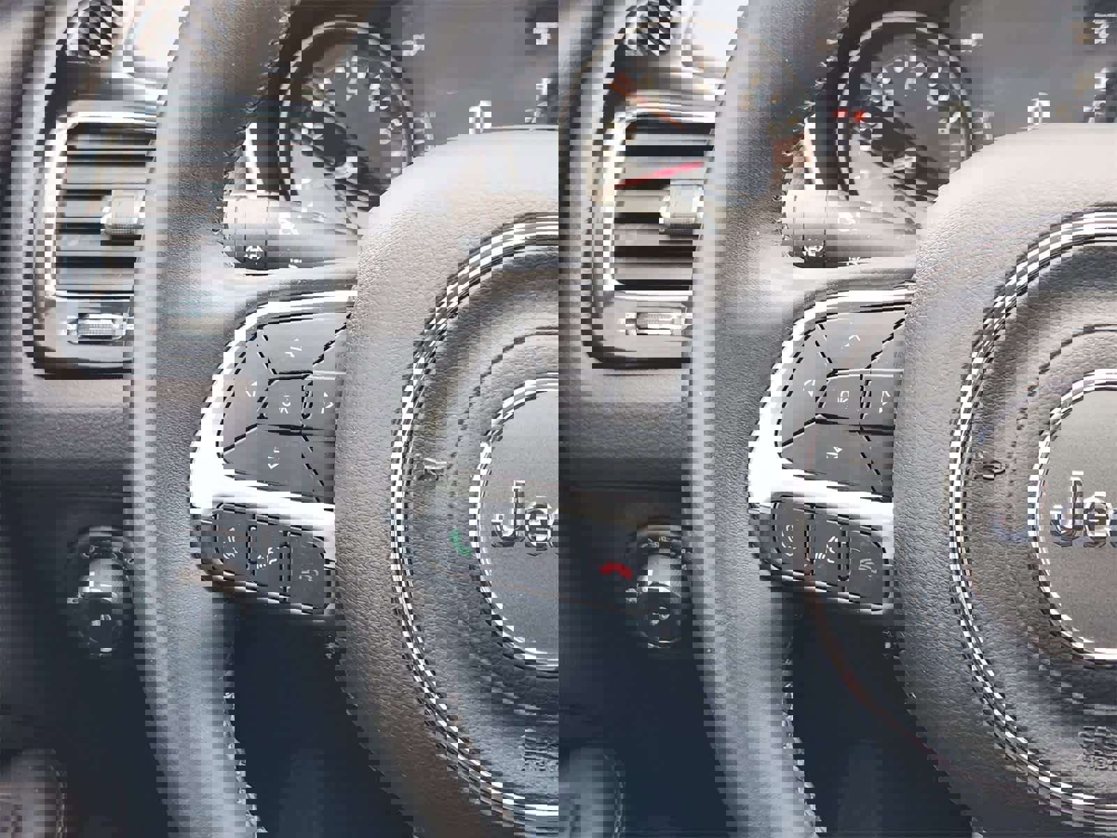 Used 2018 Jeep Compass Altitude w/ Popular Equipment Group image 27