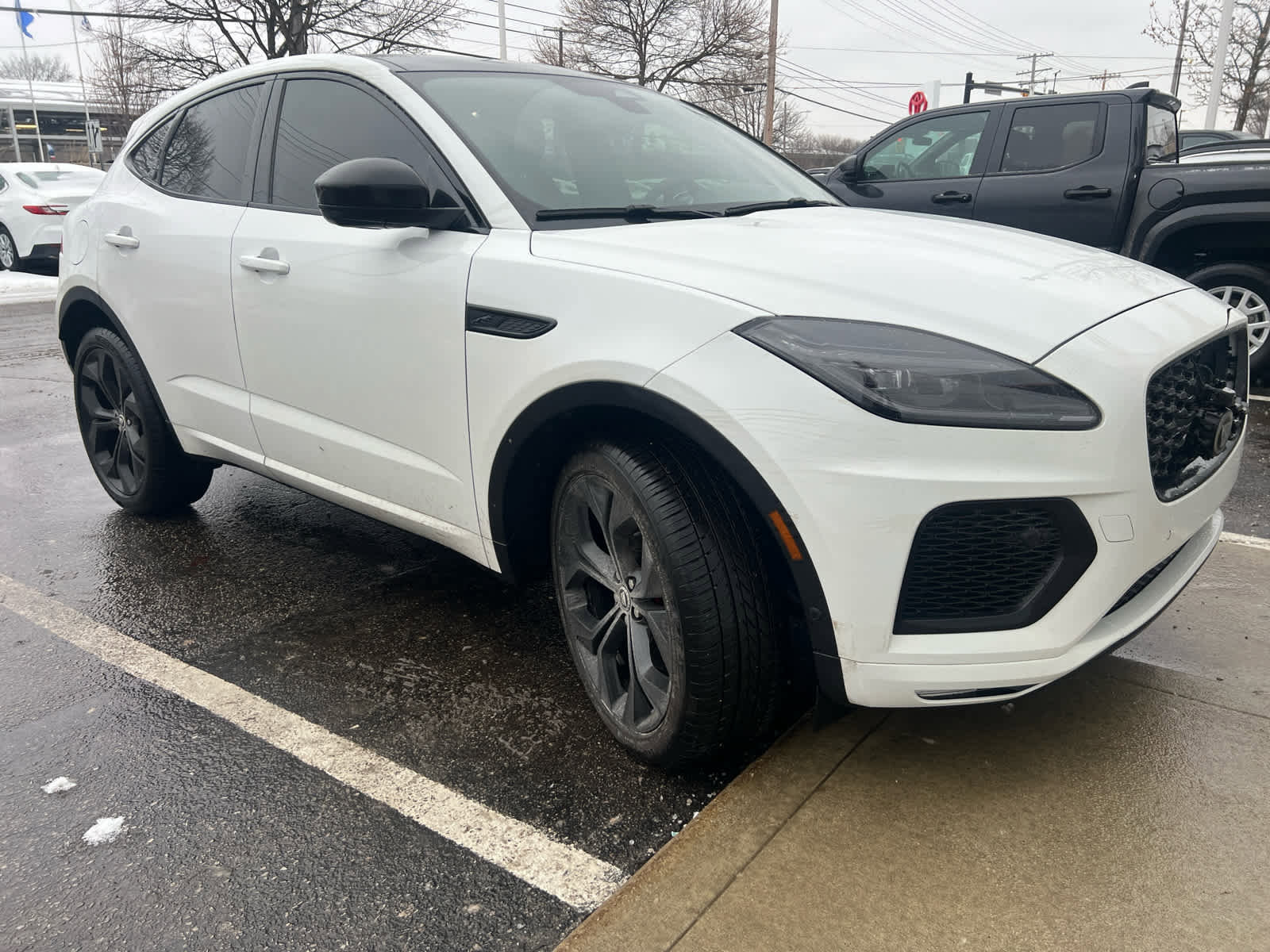 Used 2024 Jaguar E-PACE R-Dynamic SE image 5