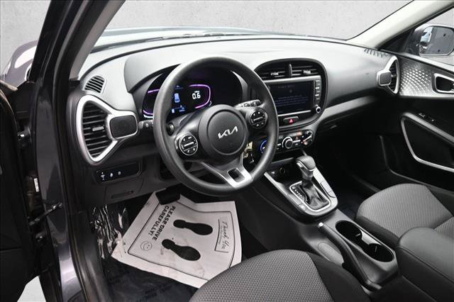 Used 2024 Kia Soul LX w/ Option Group 015 FWD image 8