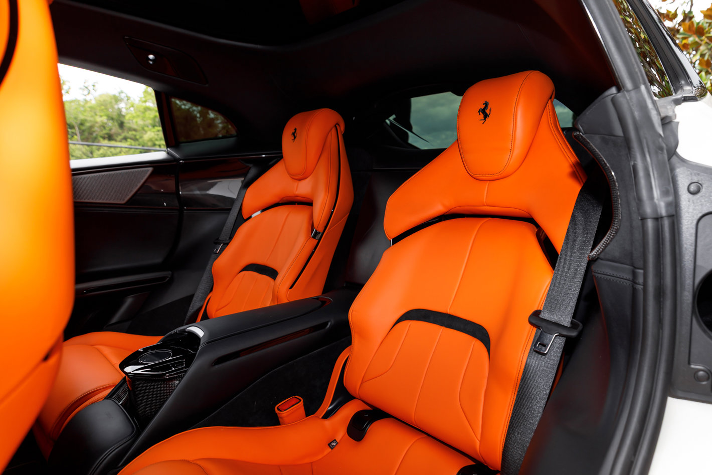 Used 2025 Ferrari Purosangue AWD/4WD image 33