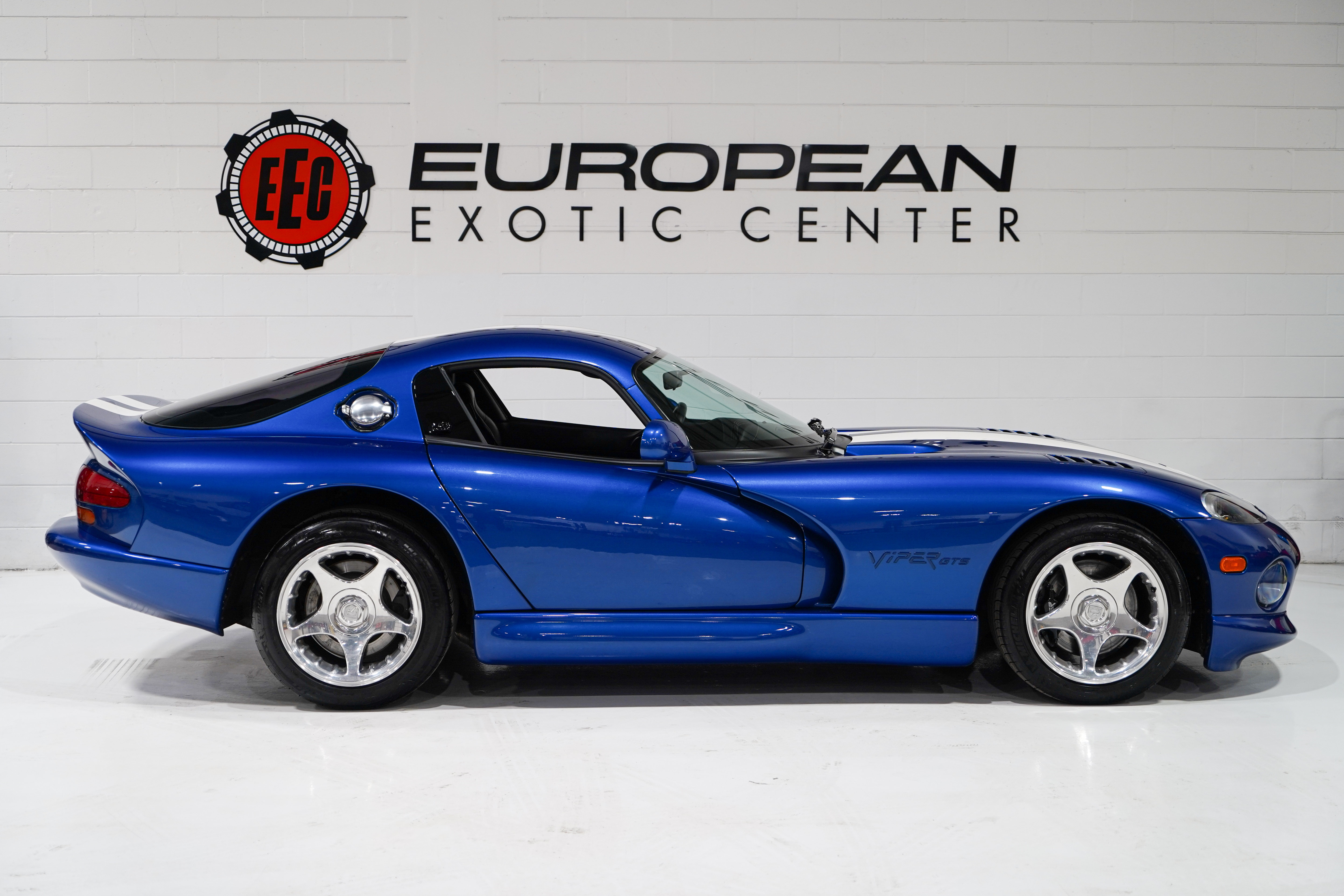 Used 1997 Dodge Viper GTS RWD image 5