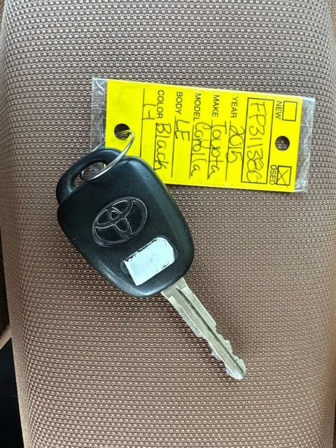 Used 2015 Toyota Corolla LE FWD image 17