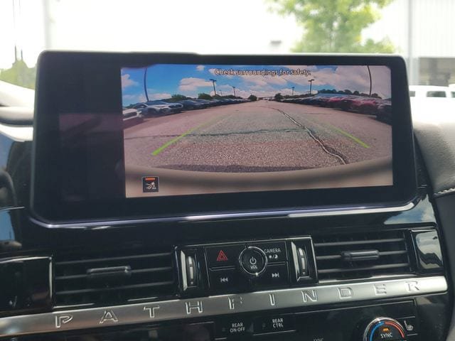 Used 2026 Nissan Pathfinder SV FWD image 29