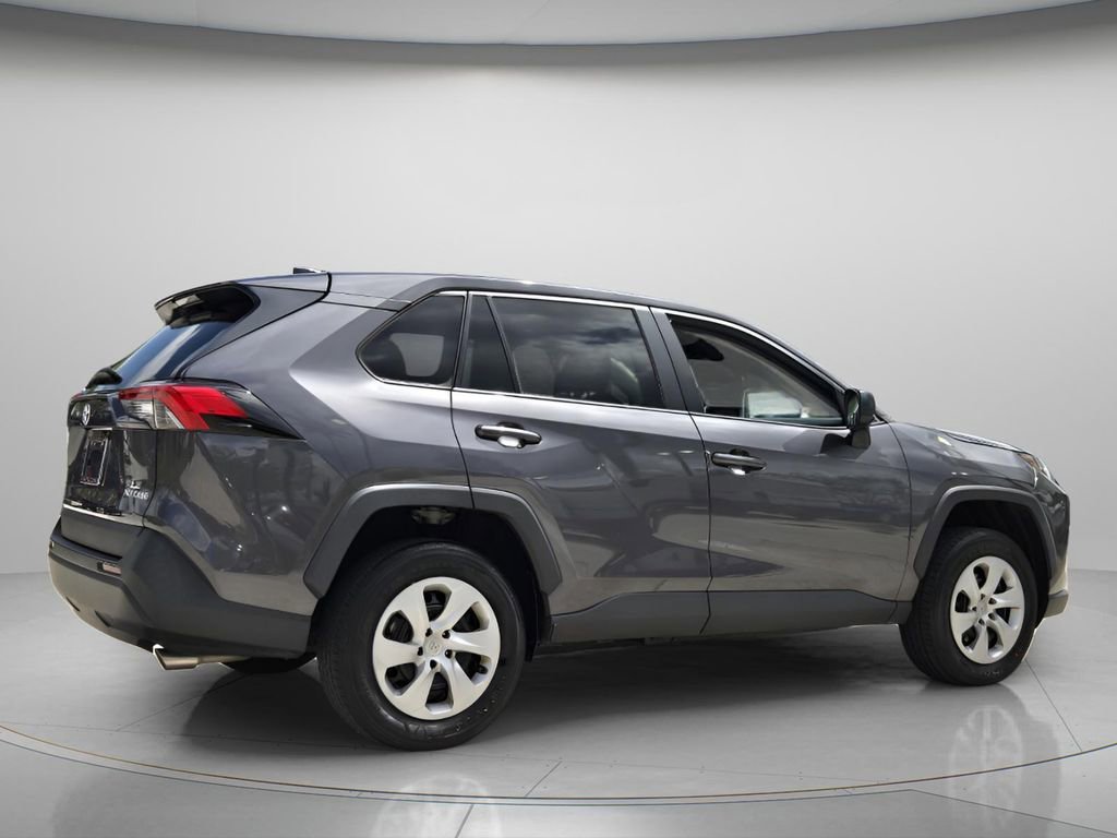 Used 2023 Toyota RAV4 LE image 7