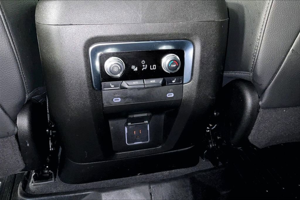 Used 2022 GMC Yukon Denali AWD/4WD image 32