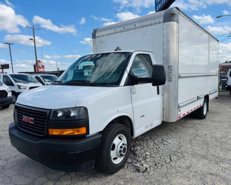 Used 2022 GMC Savana 3500 Extended w/ Power Convenience Package RWD image 4