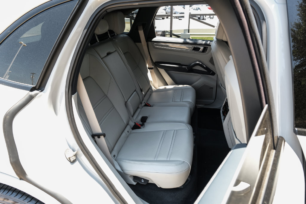 Used 2023 Porsche Cayenne S Platinum AWD/4WD image 51