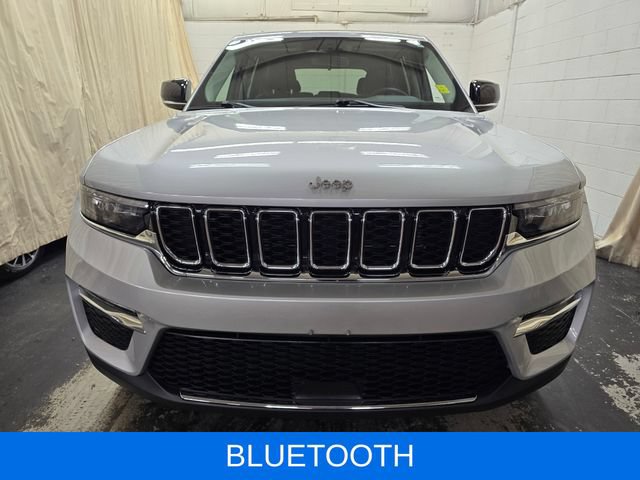 Used 2023 Jeep Grand Cherokee Limited AWD/4WD image 3