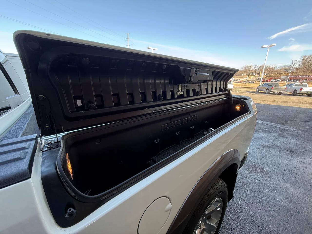 Used 2018 RAM 1500 Laramie w/ Convenience Group AWD/4WD image 17