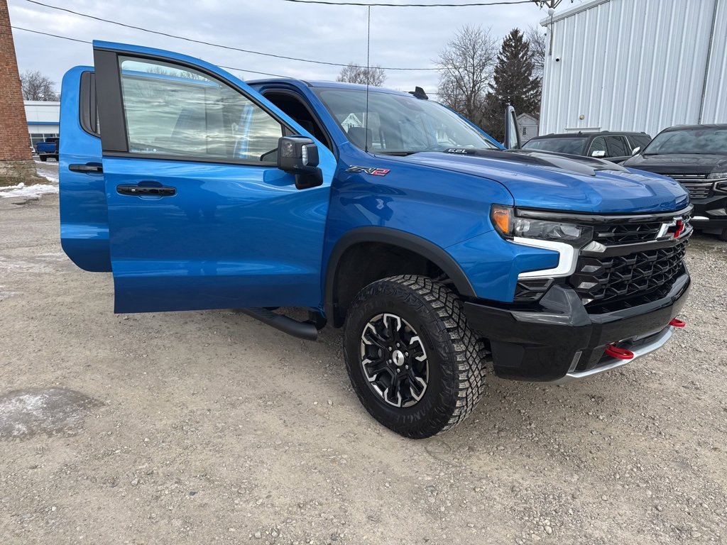 Used 2022 Chevrolet Silverado 1500 ZR2 w/ Technology Package image 36
