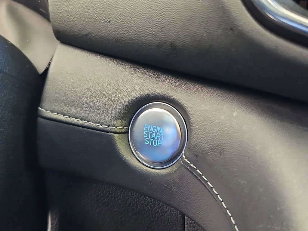 Used 2023 Hyundai Santa Fe Limited w/ Cargo Package image 16