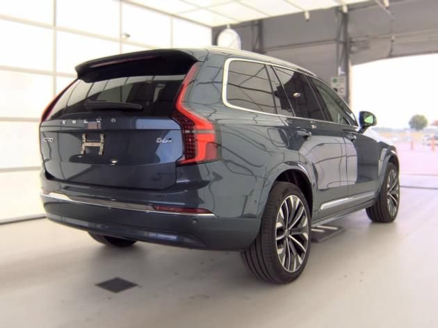 Used 2026 Volvo XC90 B6 Ultra AWD/4WD image 3