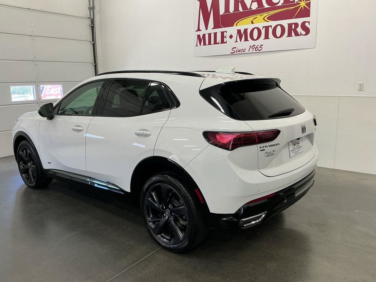 Used 2024 Buick Envision Sport Touring AWD/4WD image 4