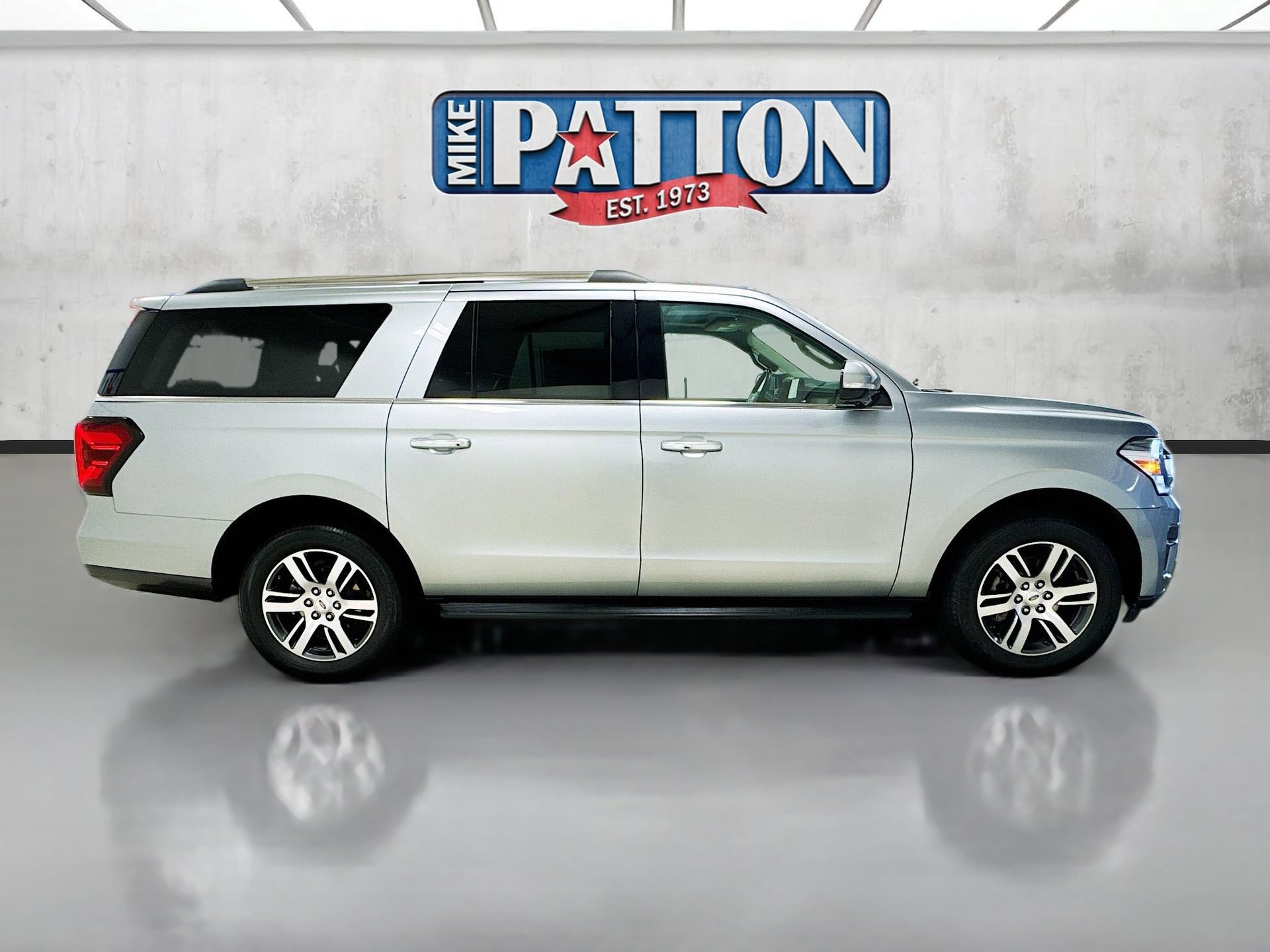 Used 2024 Ford Expedition Max Limited AWD/4WD image 8
