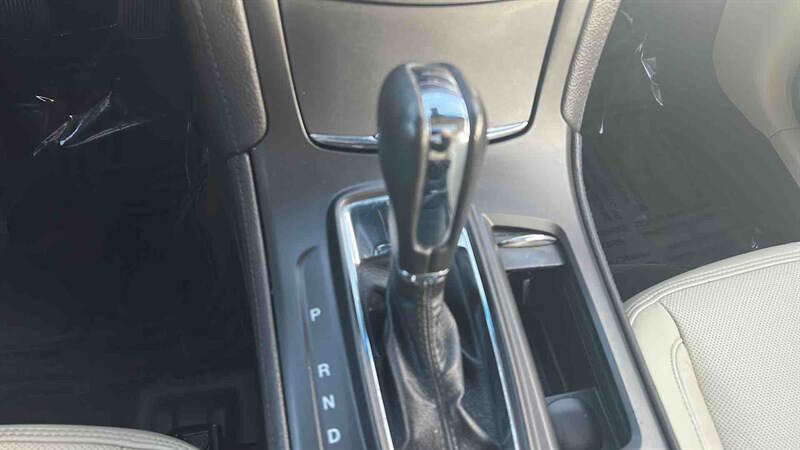 Used 2013 Lincoln MKS Base 4dr Sedan image 16