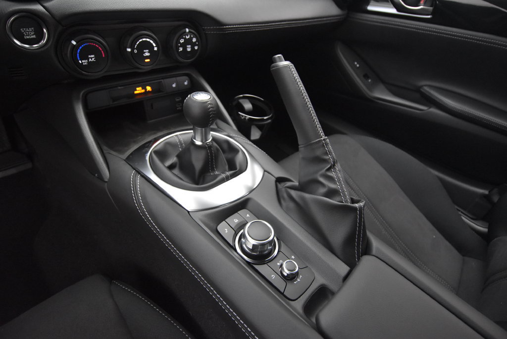 New 2026 MAZDA MX-5 Miata Club w/ Weather Package RWD image 33