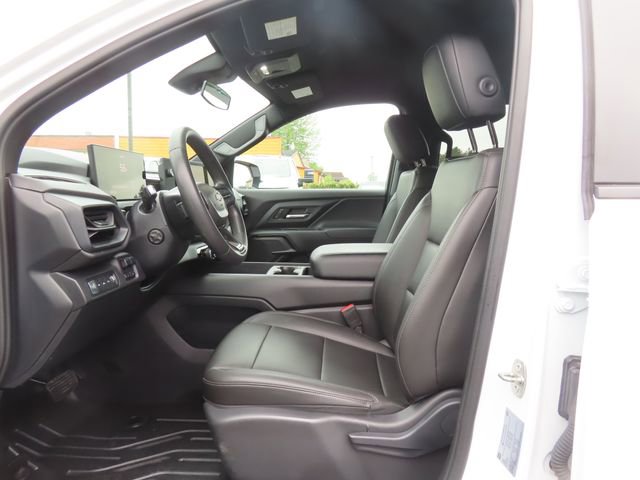Used 2024 Chevrolet Silverado EV W/T AWD/4WD image 15
